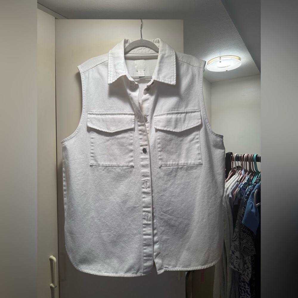 H&M White Sleeveless Jean Jacket